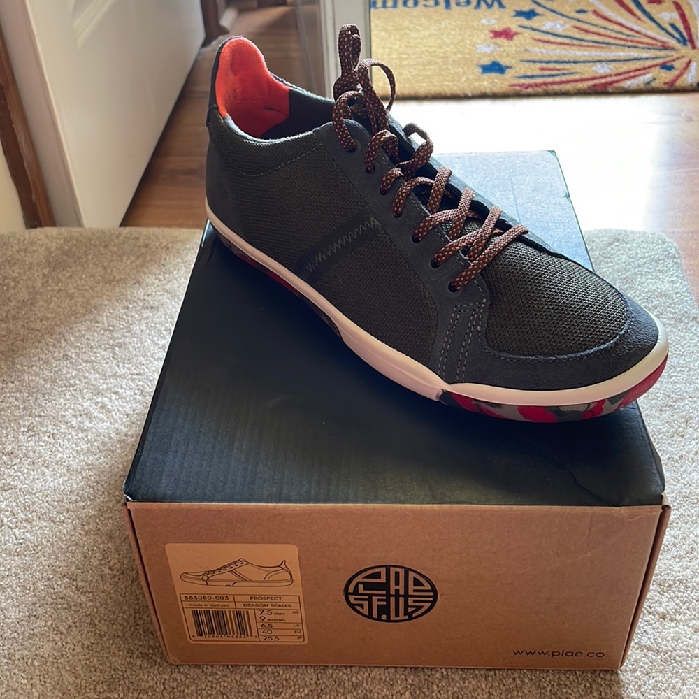 New in box - only tried on. Size 9 Womens Plae Prospect sneaker